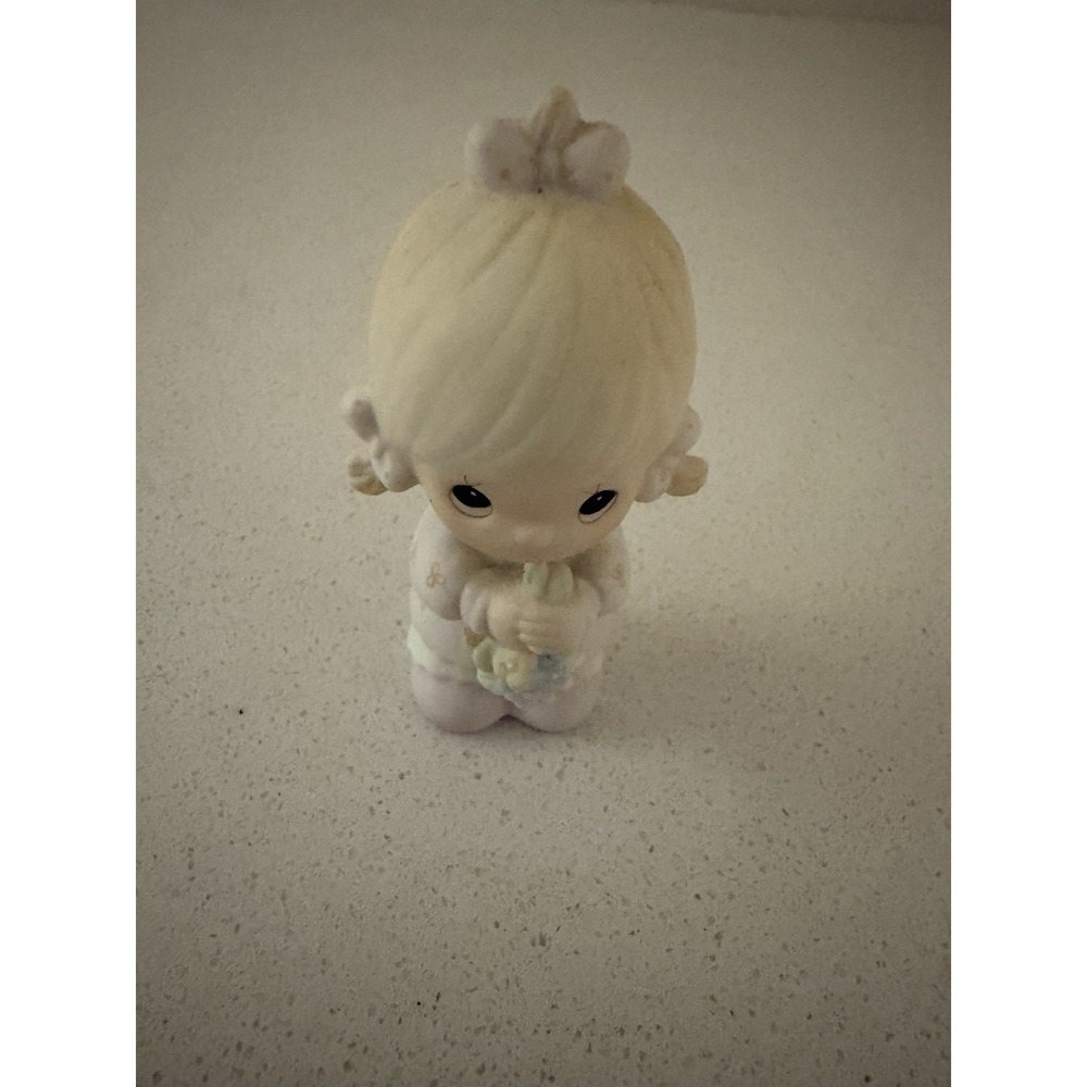 Vintage Precious Moments "Flower Girl", Figurine E-2835, 1983, No Original Box
